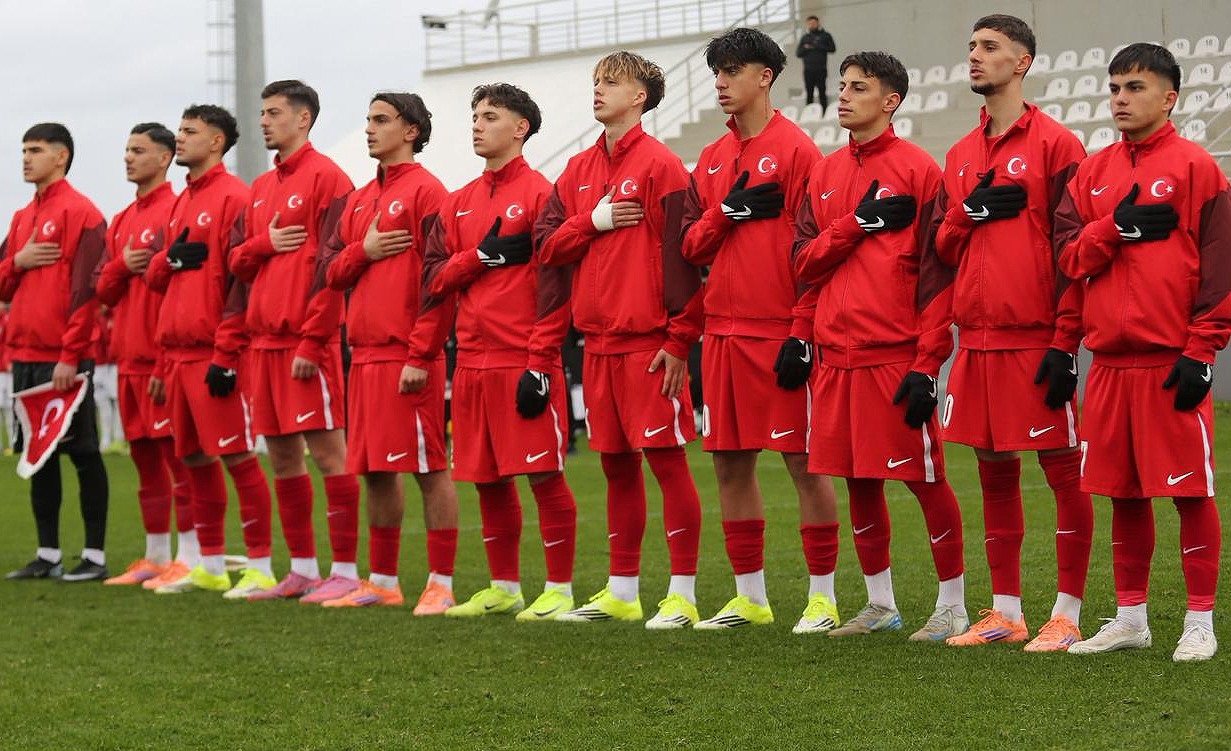 Antalyaspor’da 5 Gençten Gelen Parayla 1 Maaş Ödendi (3)