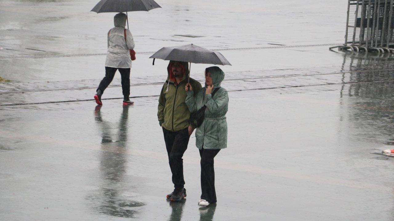 Antalya'ya Dört Günlük Sağanak Hapsi! Antalya’da Bu Hafta Hava Nasıl Olacak (2)