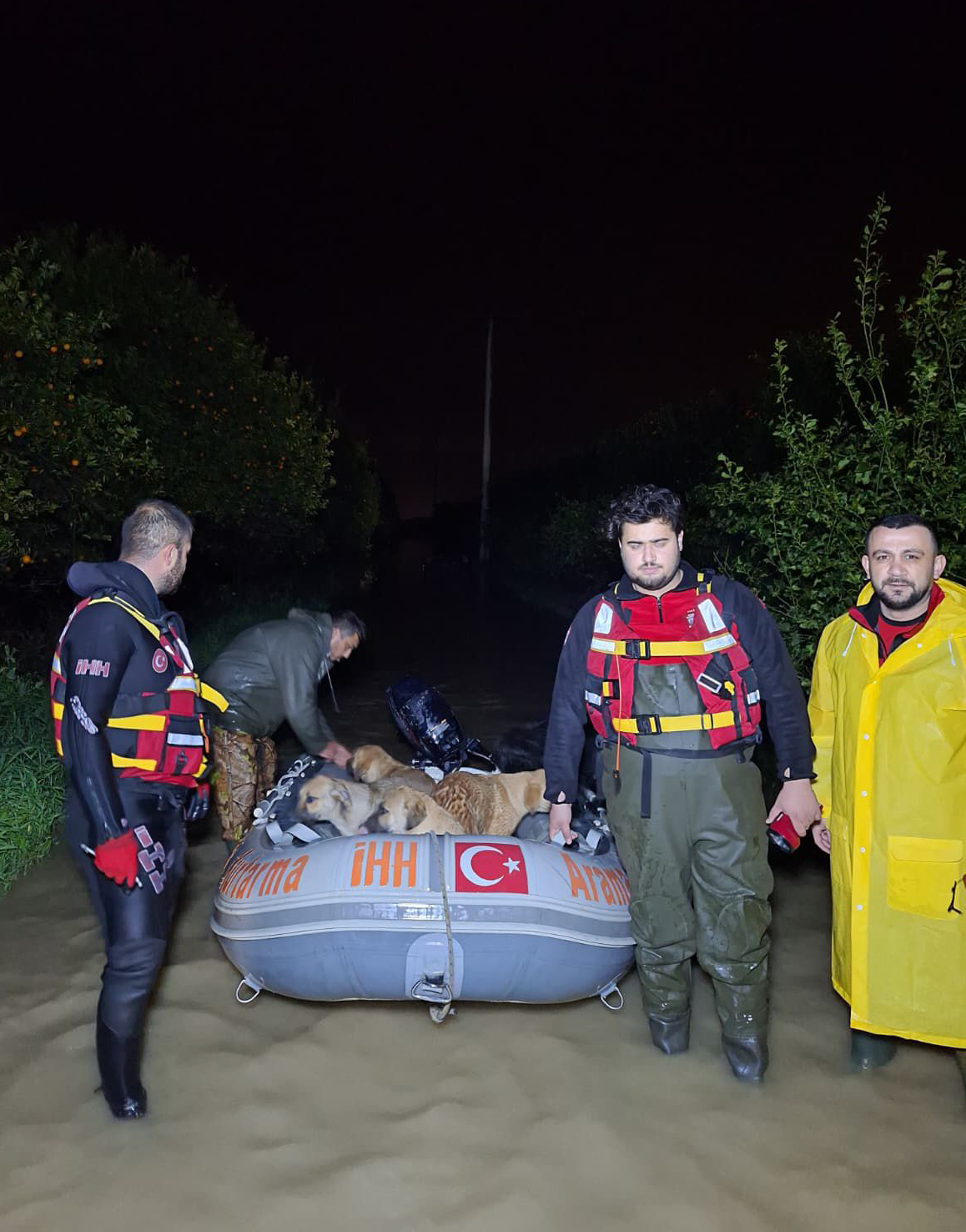 Antalya’yı Sağanak Vurdu 6 Ilçede Sel Ve Hasarın Boyutu Ortaya Çıktı (10)
