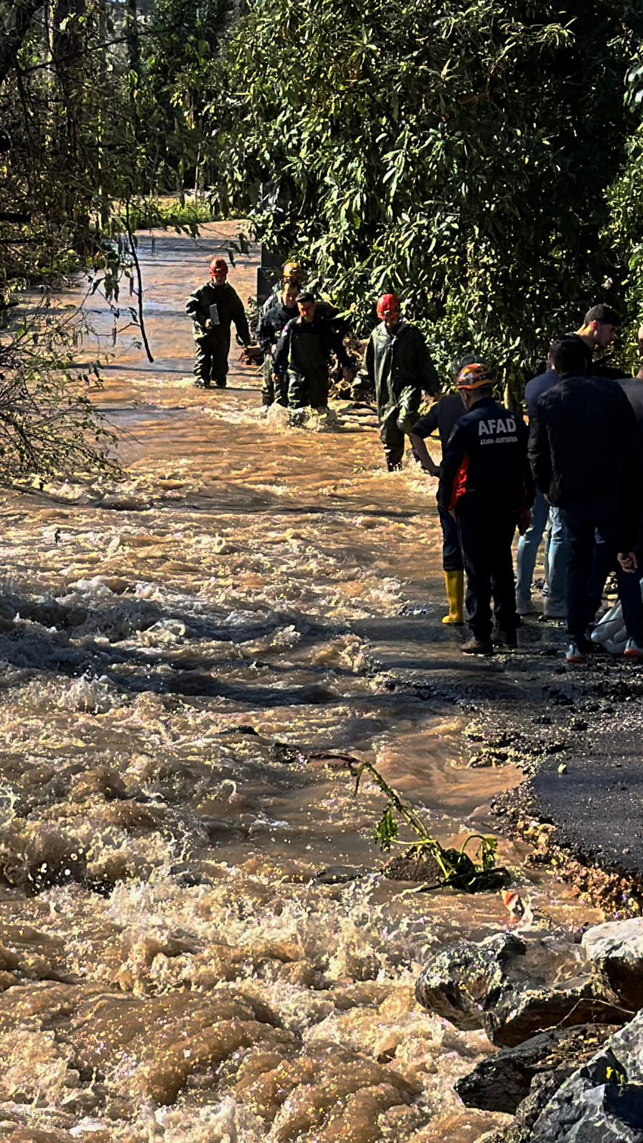 Antalya’yı Sağanak Vurdu 6 Ilçede Sel Ve Hasarın Boyutu Ortaya Çıktı (17)