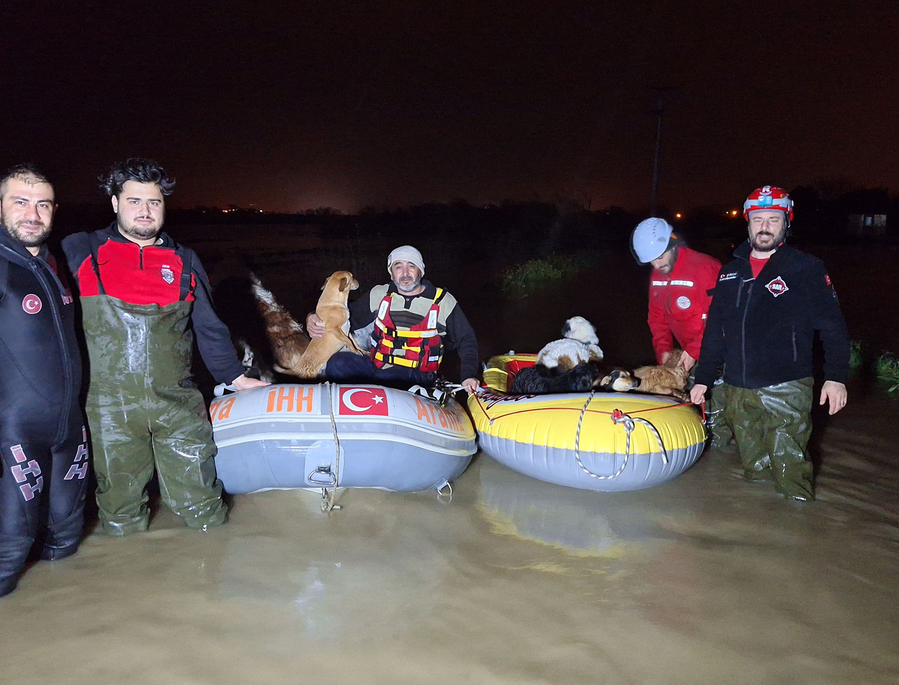 Antalya’yı Sağanak Vurdu 6 Ilçede Sel Ve Hasarın Boyutu Ortaya Çıktı (9)