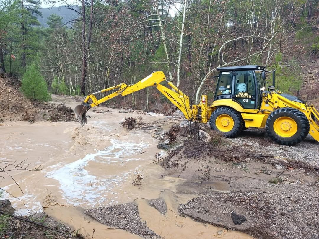 Baskan Akcadan Dayanisma Mesaji (3)