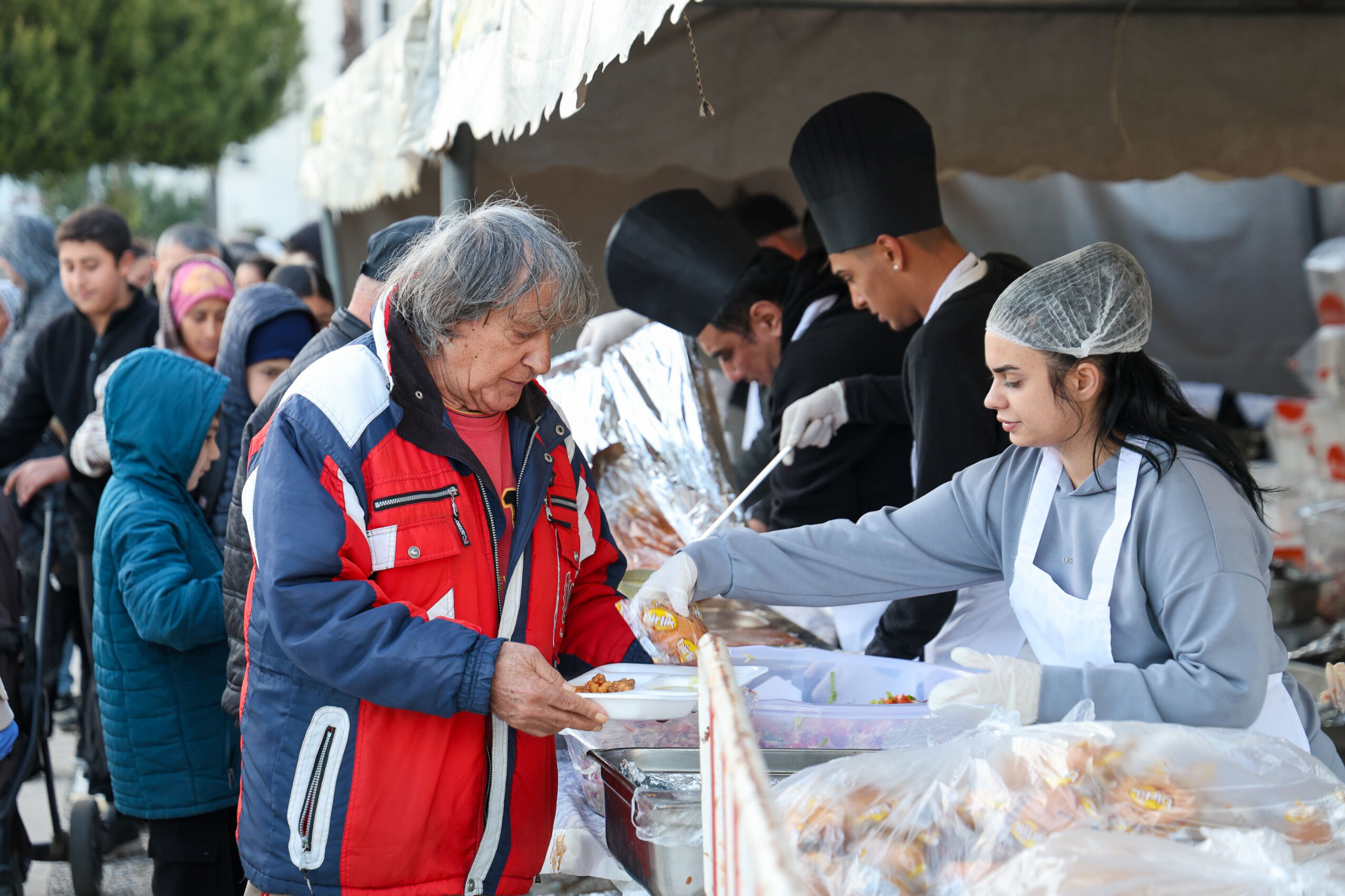Baskan Vekili Cicek Vatandaslarla Iftar Sofrasinda Bulustu (3)