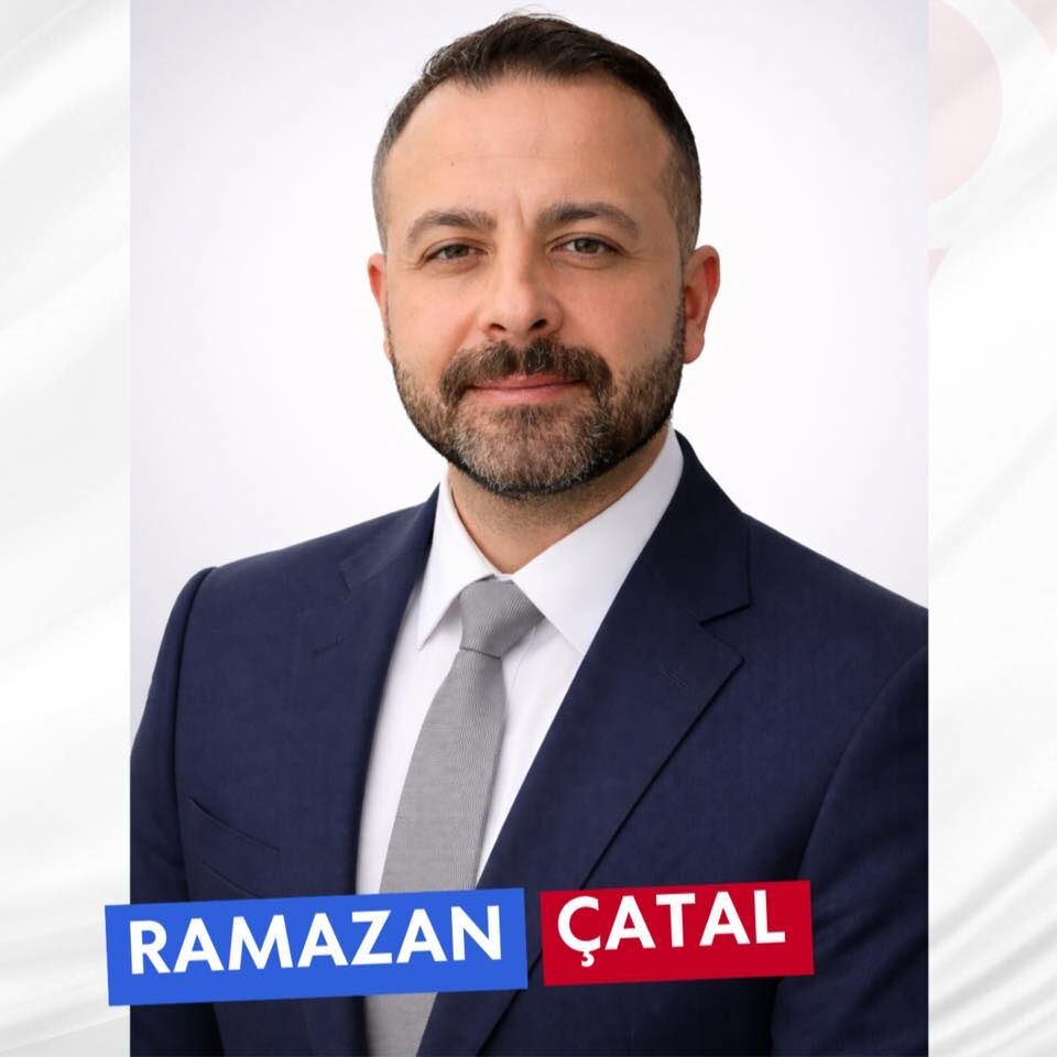 Camlibel Mahalle Muhtari Ramazan Catal Ekmek Dagitiyor (1)-1