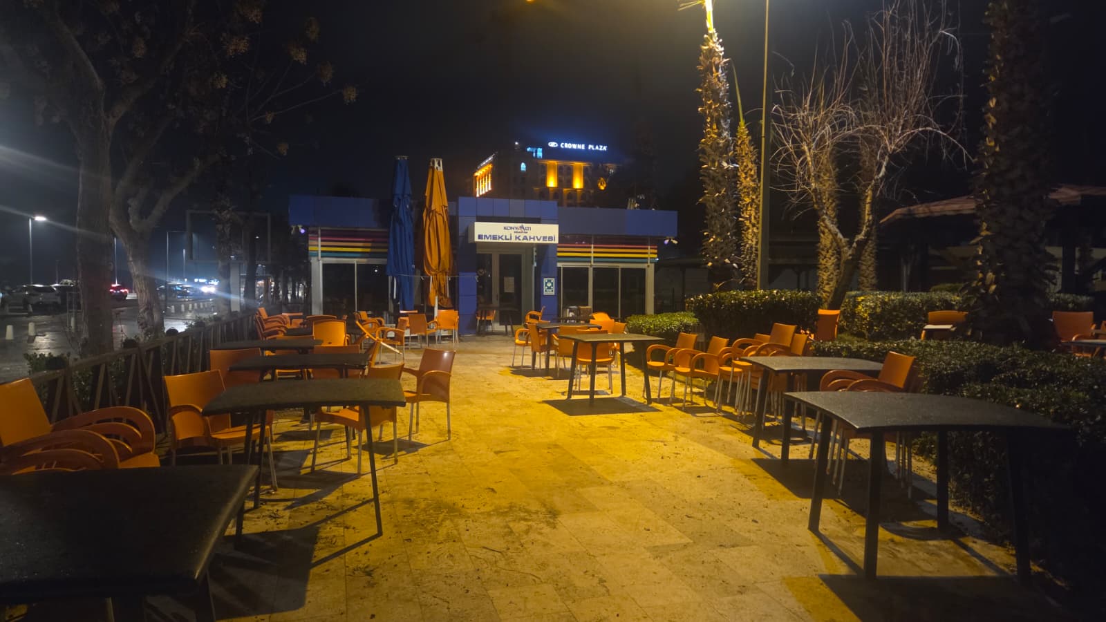 Emekli Kahvesi Boş Kaldı (1)