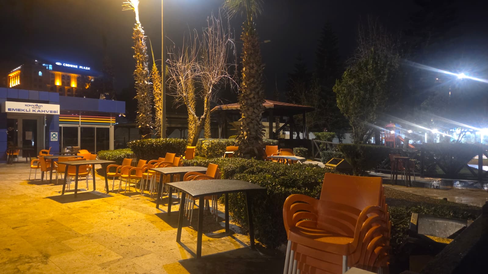 Emekli Kahvesi Boş Kaldı (3)