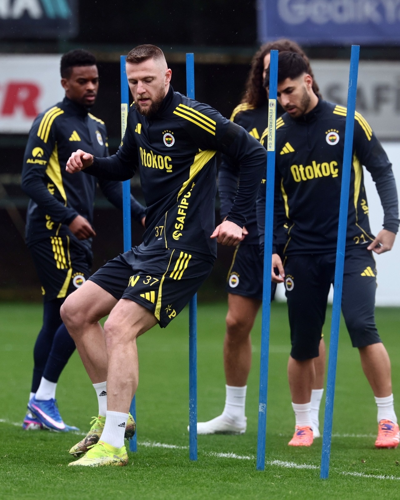 Fenerbahçe’nin Sakat Oyuncu Sayısı Arttı! Fenerbahçe’de Hangi Oyuncular Sakat (3)