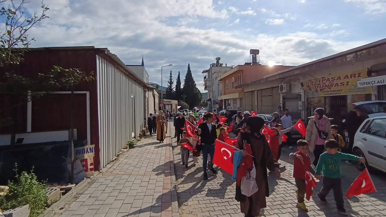 Gazipaşa’da Miniklerden Ramazan Davullu Coşkulu Karşılama (6)