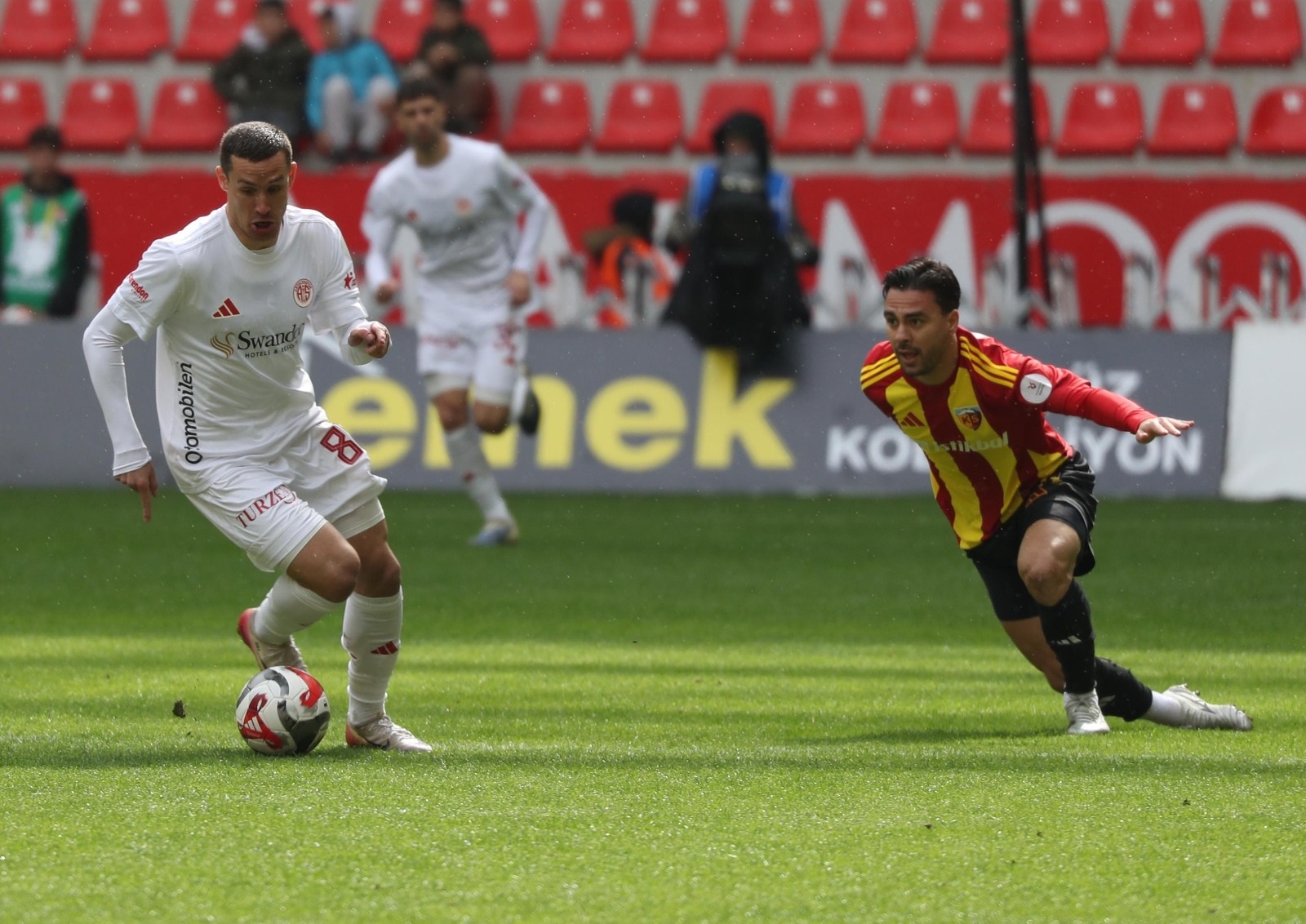 Kayseri’ye Yenilen Antalyaspor Ateşle Oynadı (1)