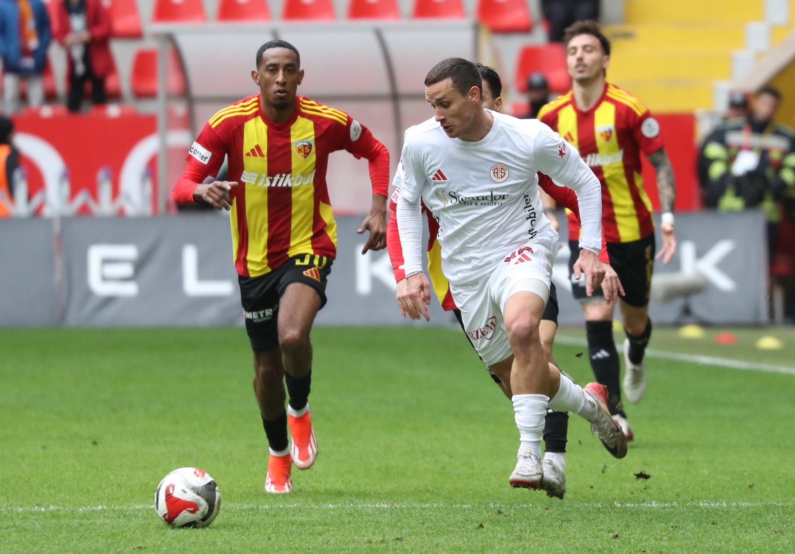 Kayseri’ye Yenilen Antalyaspor Ateşle Oynadı (6)