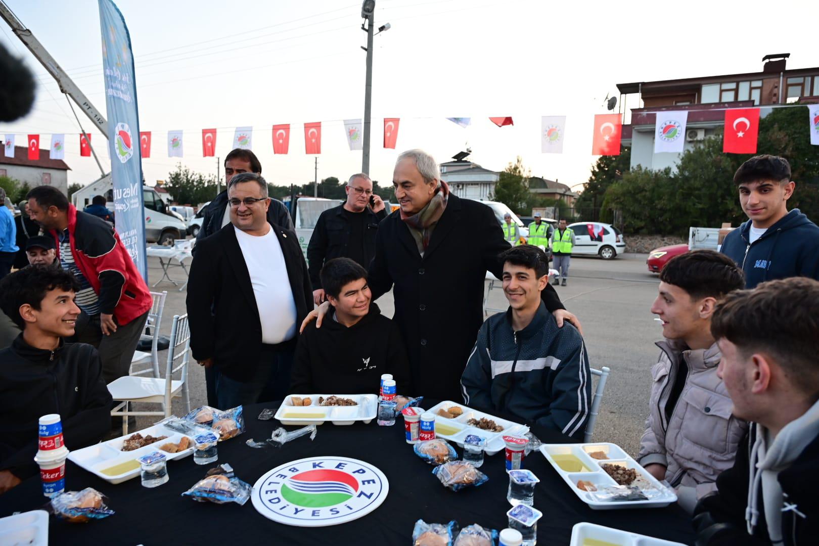 Kepez Iftar Sofralarinda Ve Ramazan Etkinliklerinde Bulusuyor 5