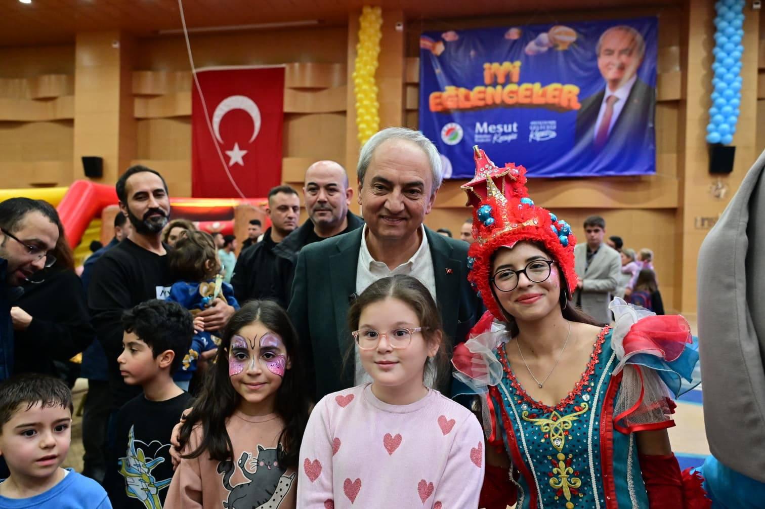 Kocagoz, Somestir Festivalinde Cocuklarla Bulustu 6