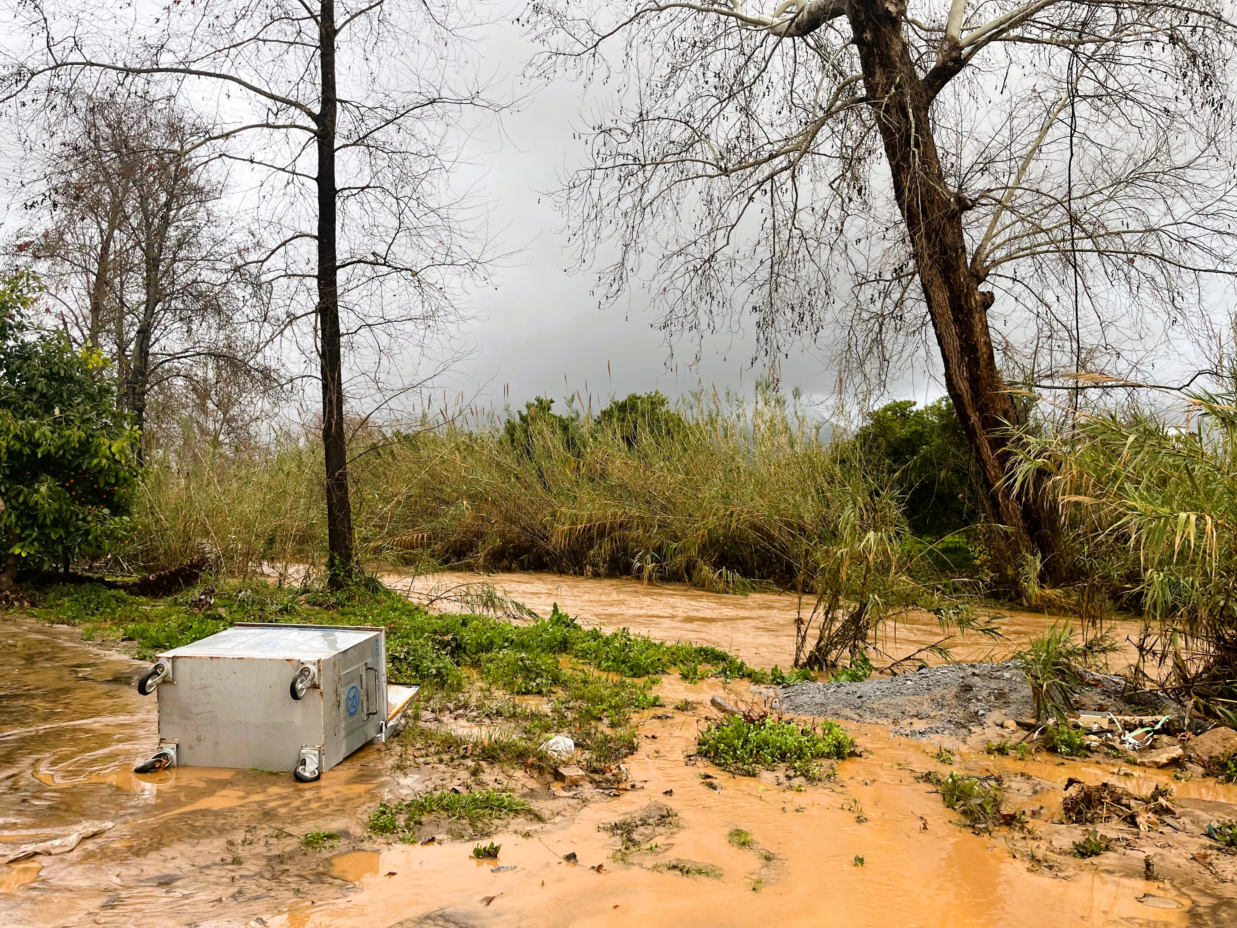 Oba Cayi Tasti Alanyayi Sel Vurdu (2)