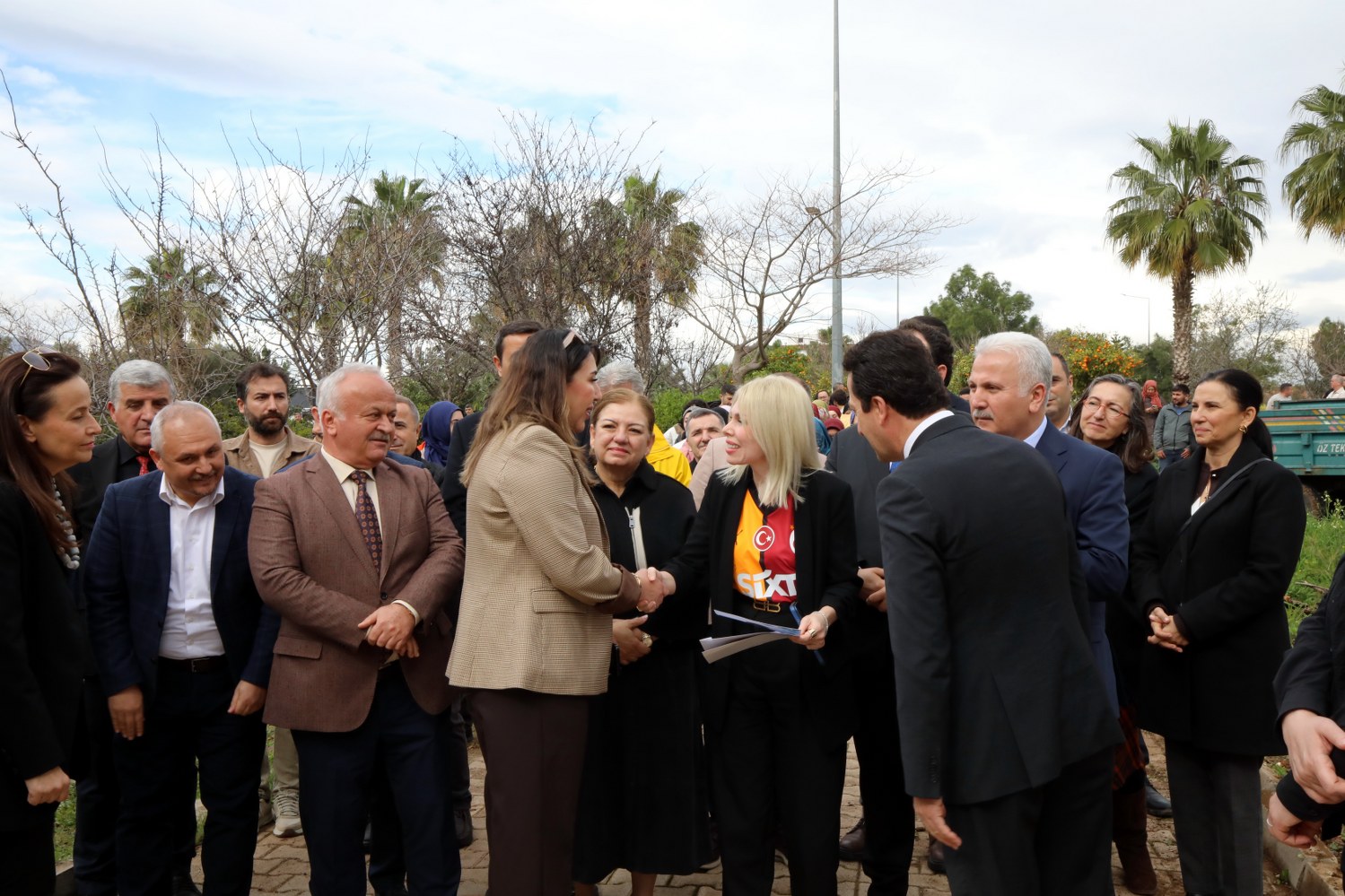 Rektör Özkan, İlahiyat Fakültesi’nde Ağaç Dikti, Gazze Sergisini Gezdi (2)