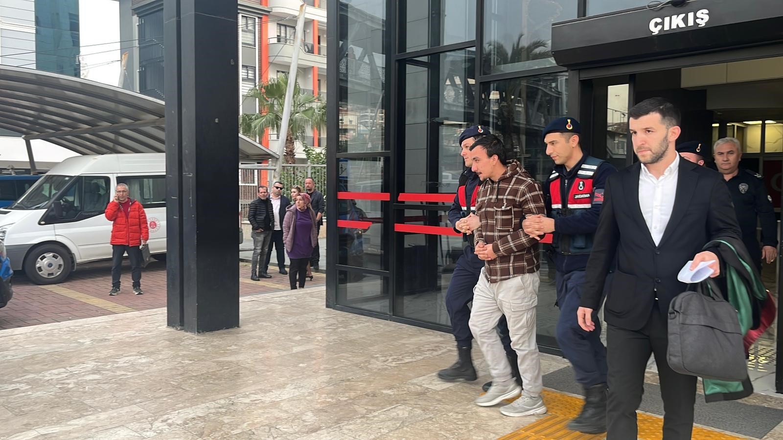 Seyir Halindeki Araca Kursun Yagdiran 3 Supheli Tutuklandi (3)