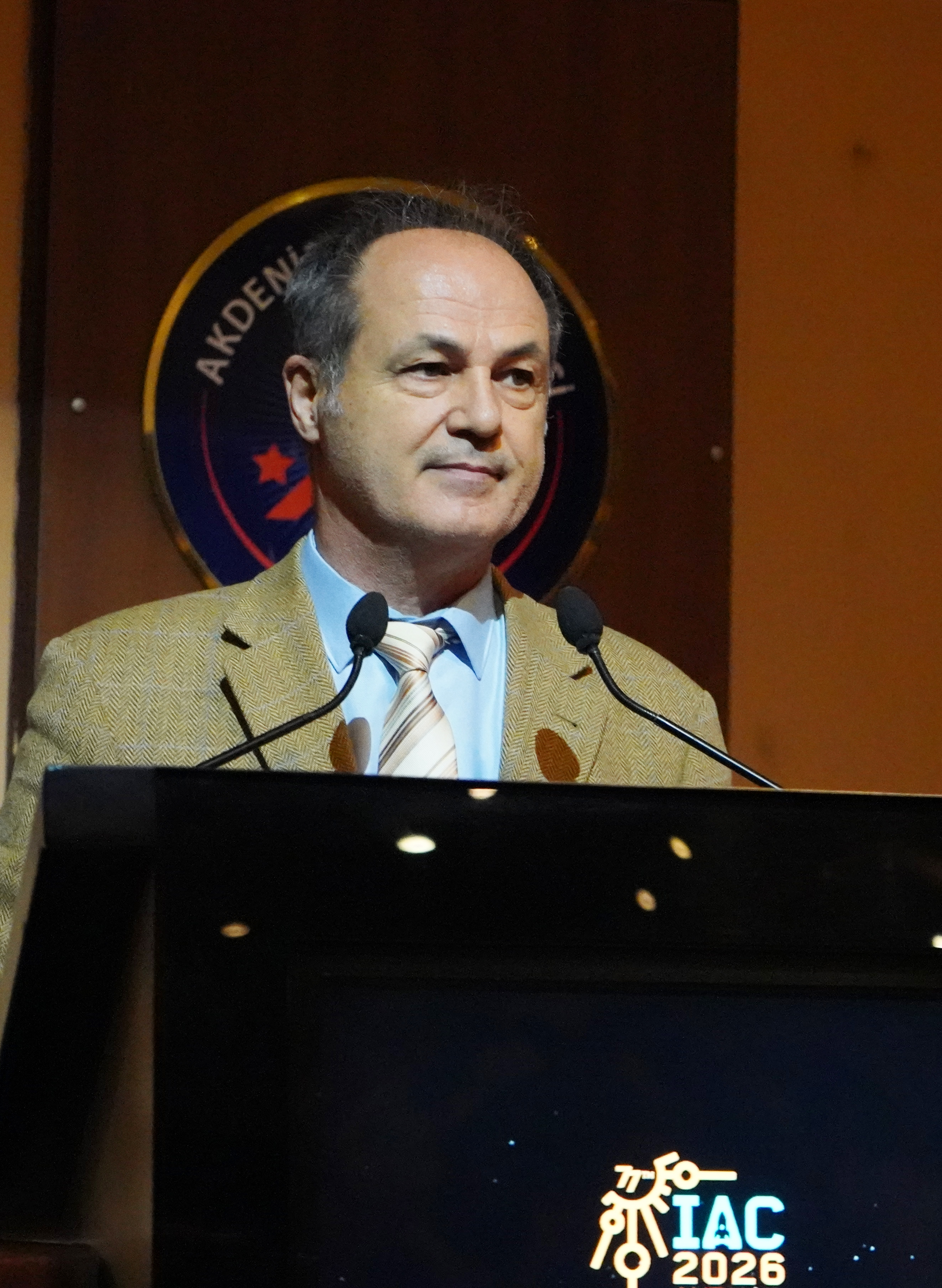 Türkiye'nin Ilk Astronotu Gezeravcı, Üniversitelilerle Buluştu (1)