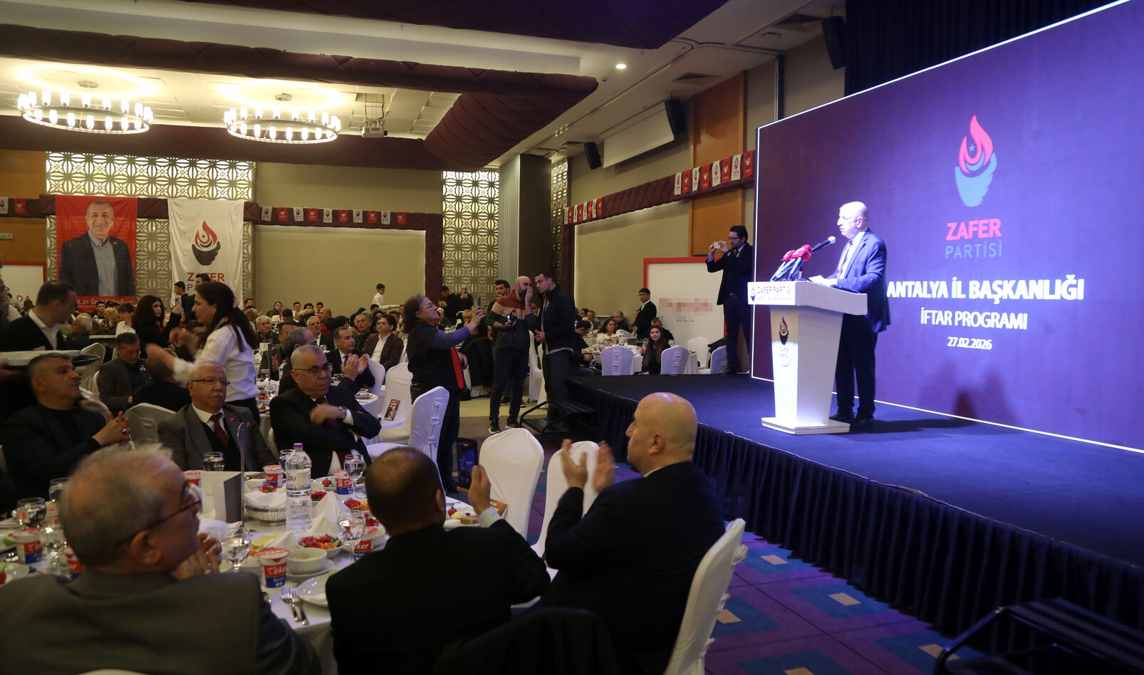 Umit Ozdag Antalyada (2)