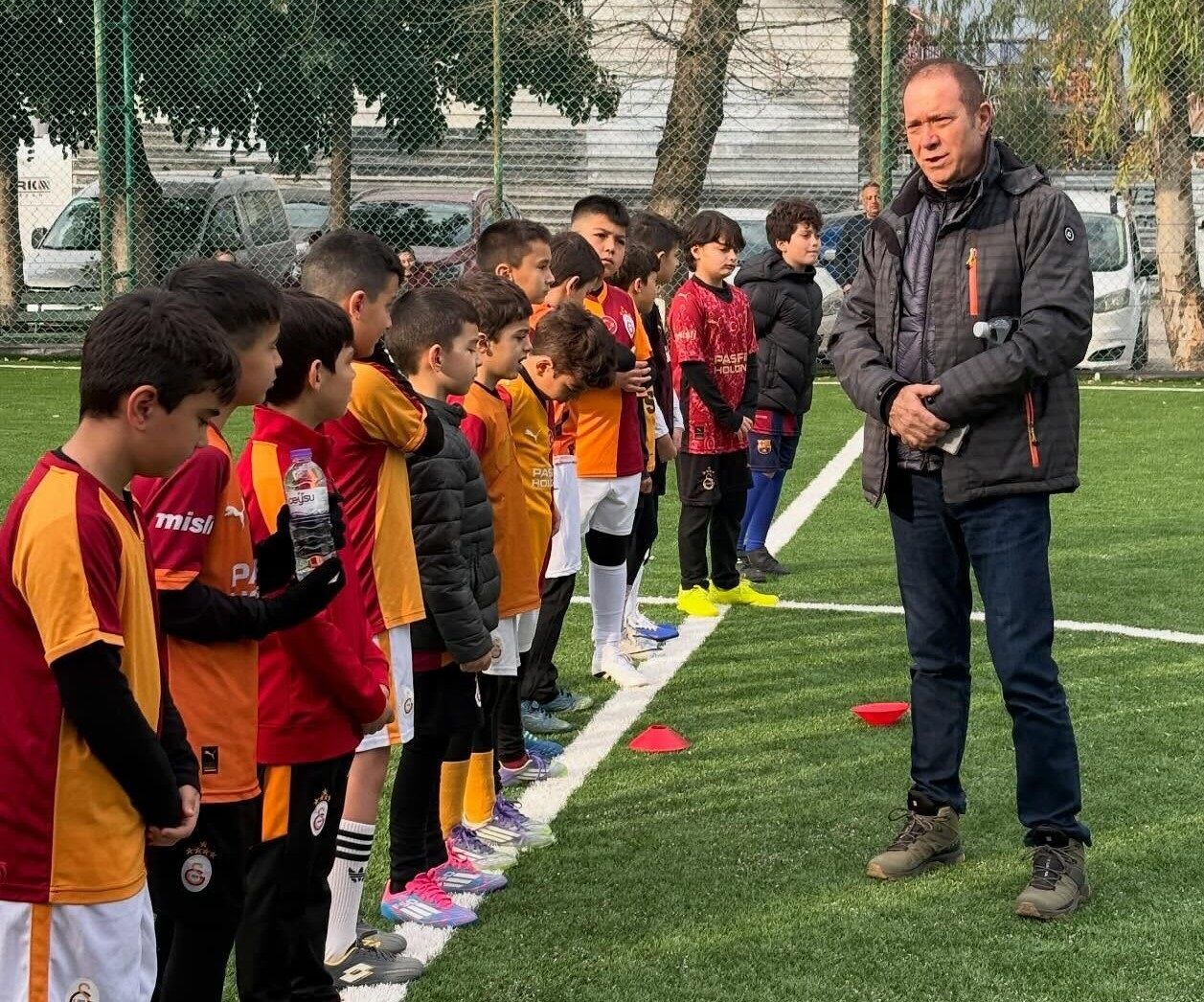 Ünlü Sanatçı Sümer Ezgü, Çocuklarla Spor Sohbeti Yaptı (3)