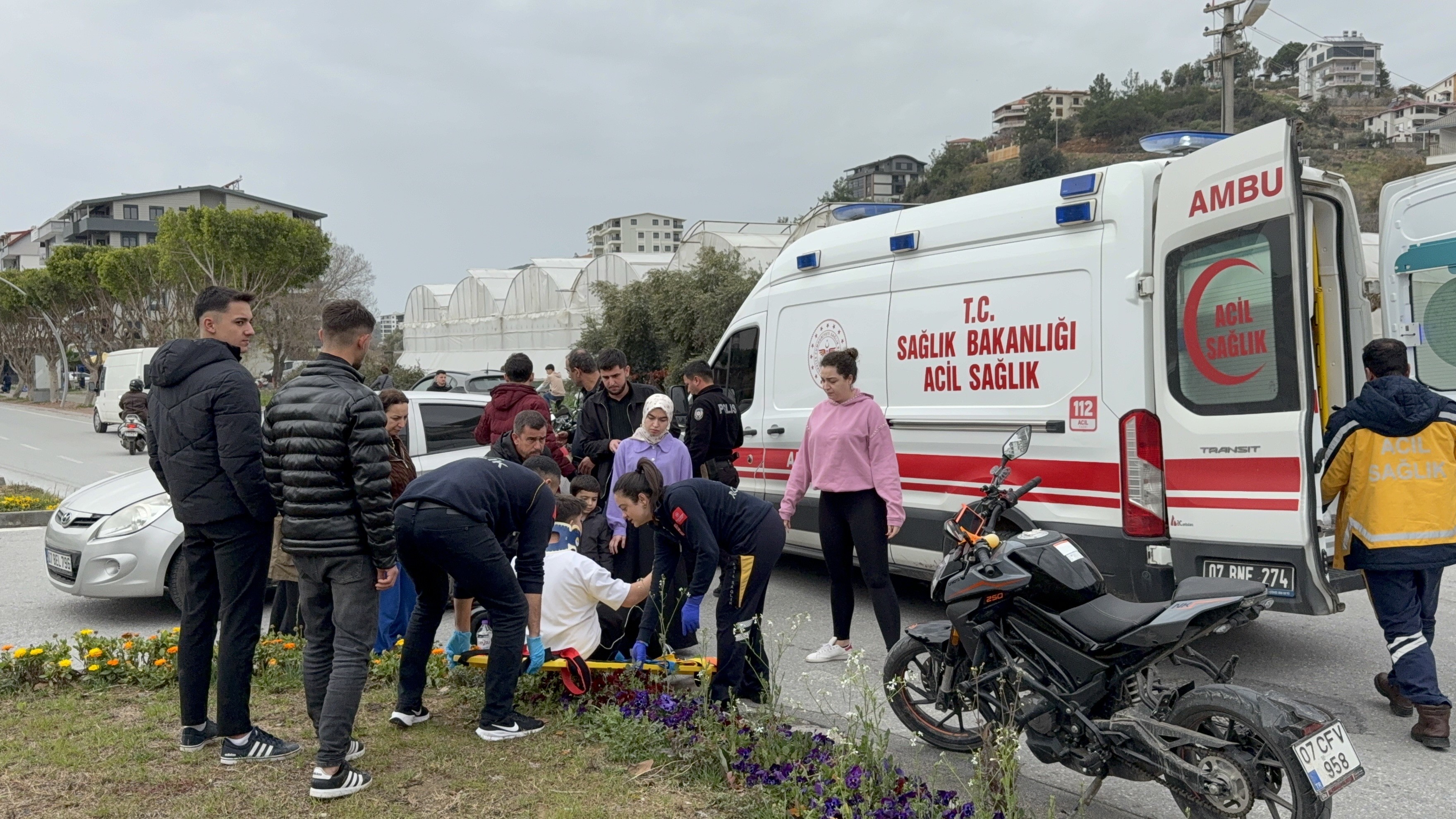Yaralıya Ilk Müdahale Tesadüfen Olay Yerinden Geçen Acil Doktorundan (1)