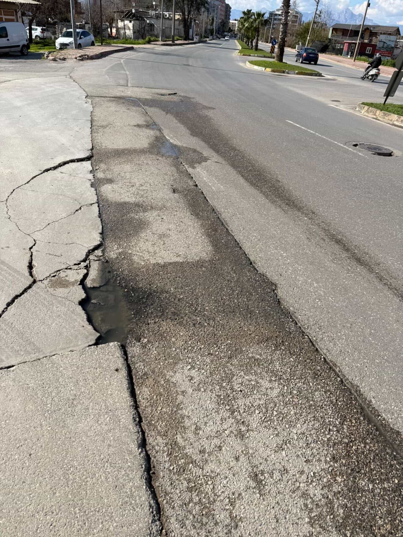 Yol Çalışmasında Boru Kırıldı (2)