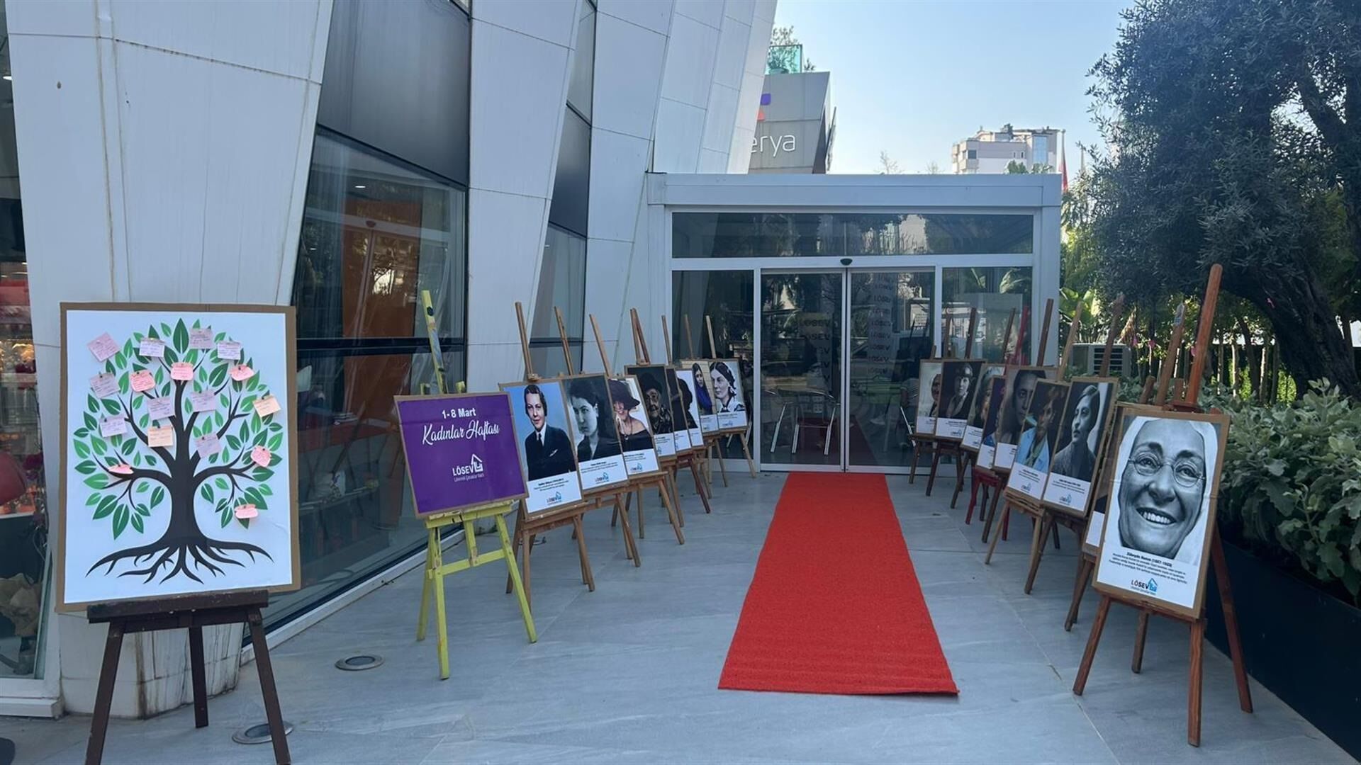 0Lösev’de 8 Mart Dünya Kadınlar Günü’ne Özel Anlamlı Etkinlik (3)