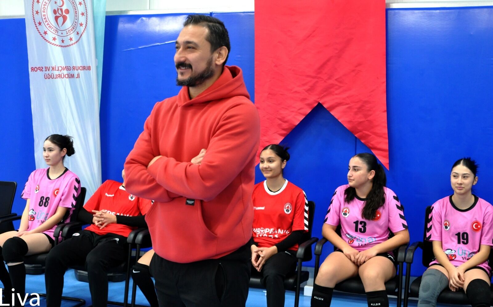 13 Yılda 32 Kez Türkiye Şampiyonu Oldu! Okullarda Ve Kulüplerde Zirveye Ambargo Koydu (6)