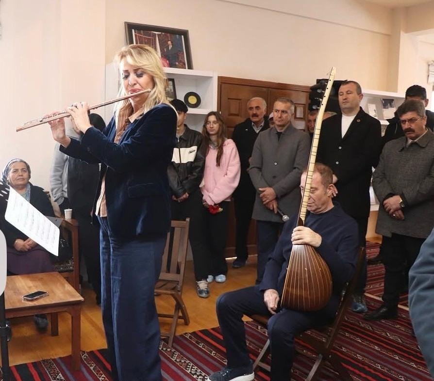 93Cc1024 7F86 4050 96F3 5009A10234Cc