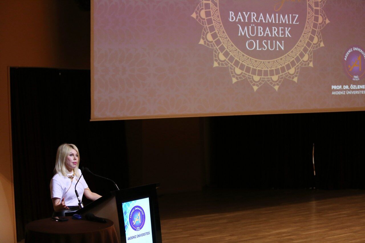 Akdeniz Üniversitesi’nde Bayram Coşkusu Ve Bilimsel Başarı Bir Arada Kutlandı (6)