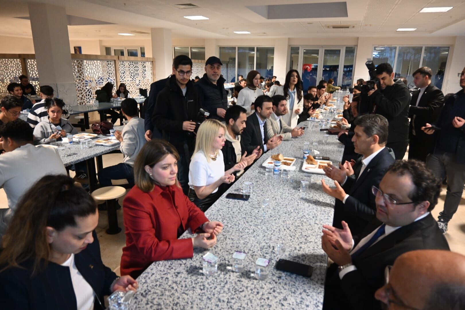 Akp Iftar Meltem (5)