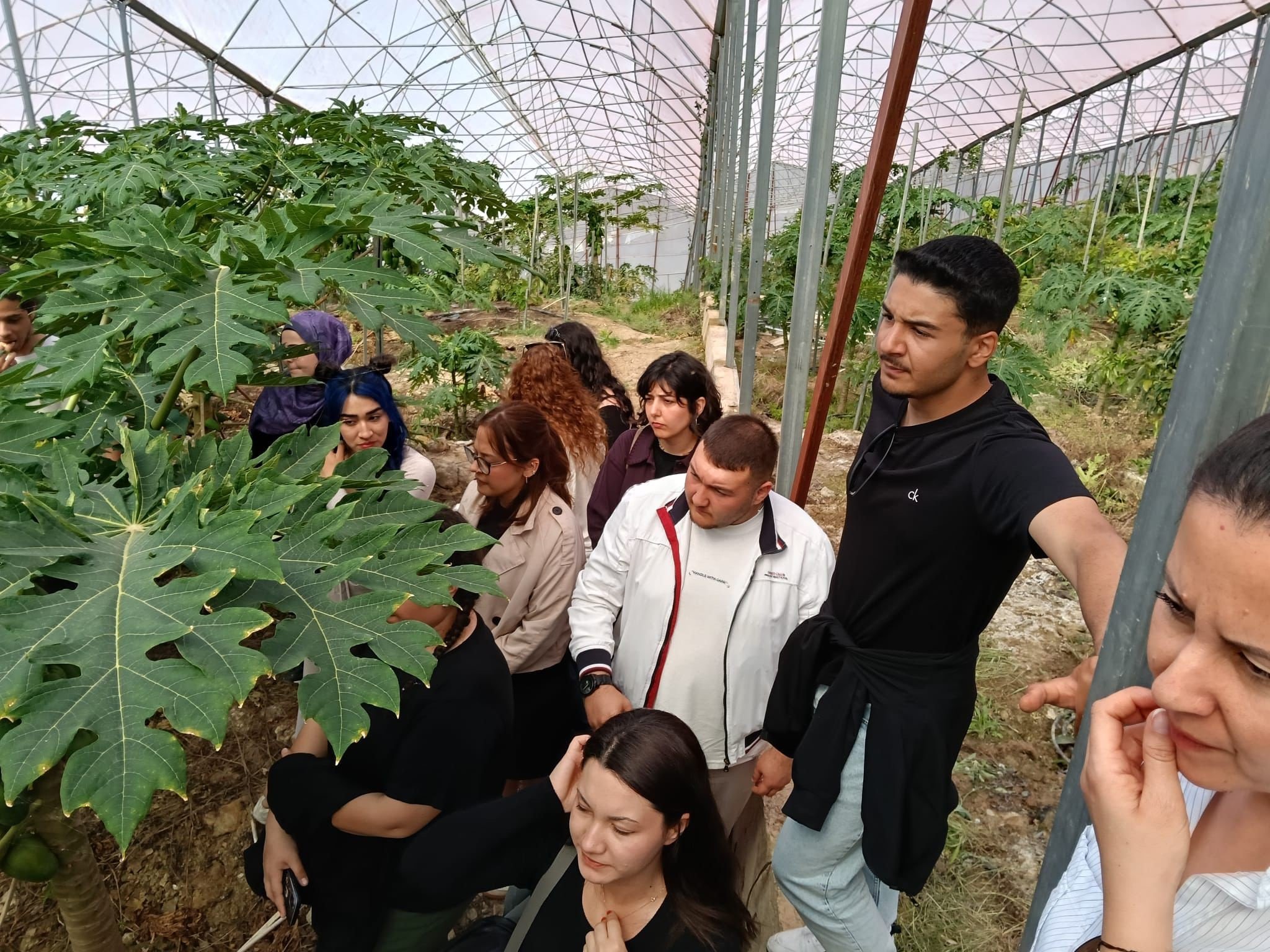 Alanya'da üniversiteli öğrencilerden tropikal bahçelere teknik gezi
