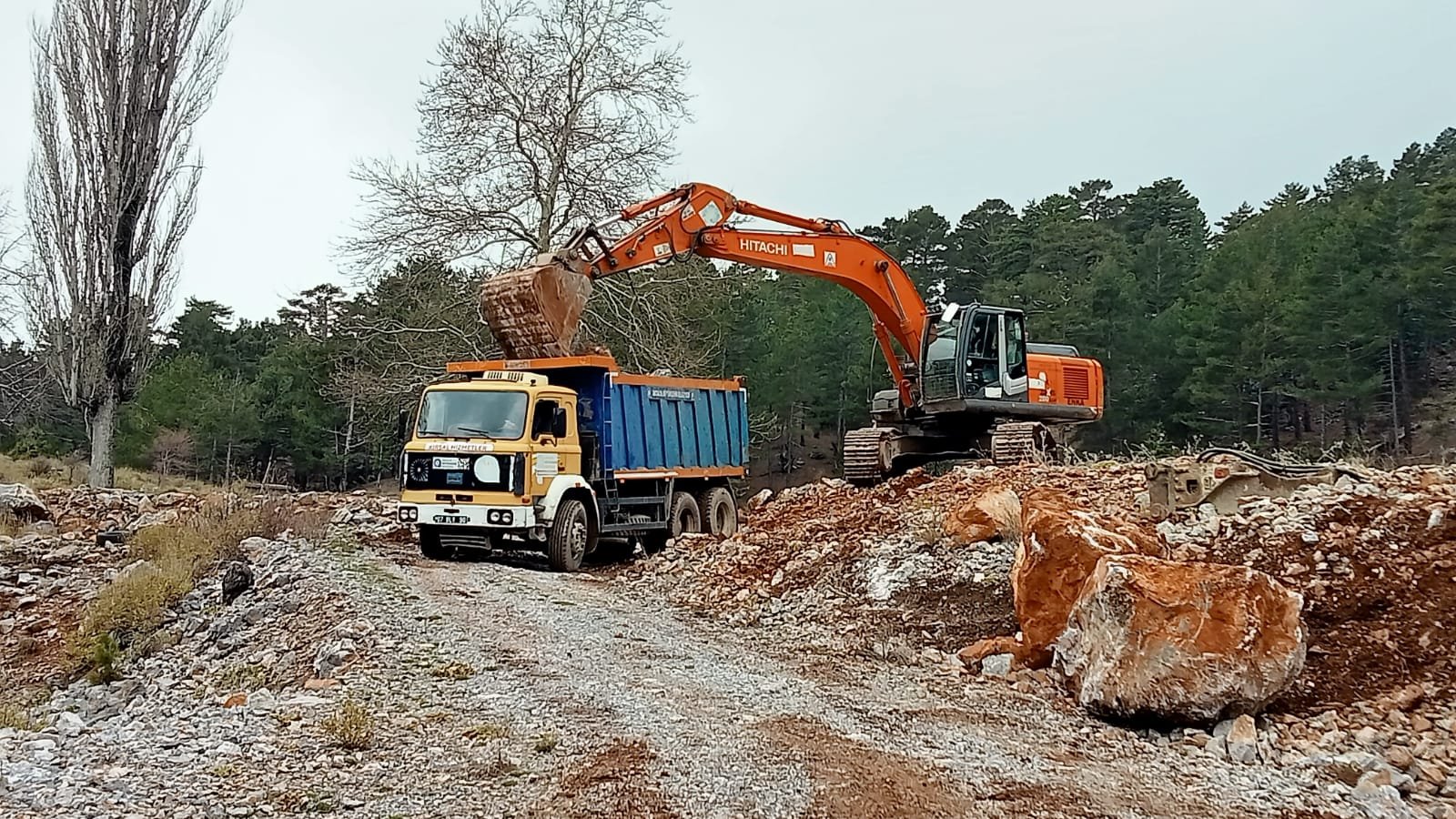 Alanya'da yol bakım çalışmaları sürüyor