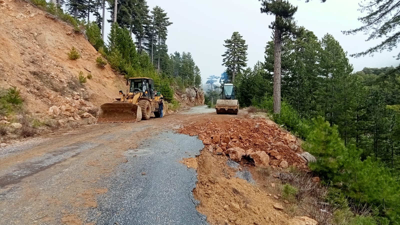 Alanya'da Yol Bakım Çalışmaları Sürüyor (3)