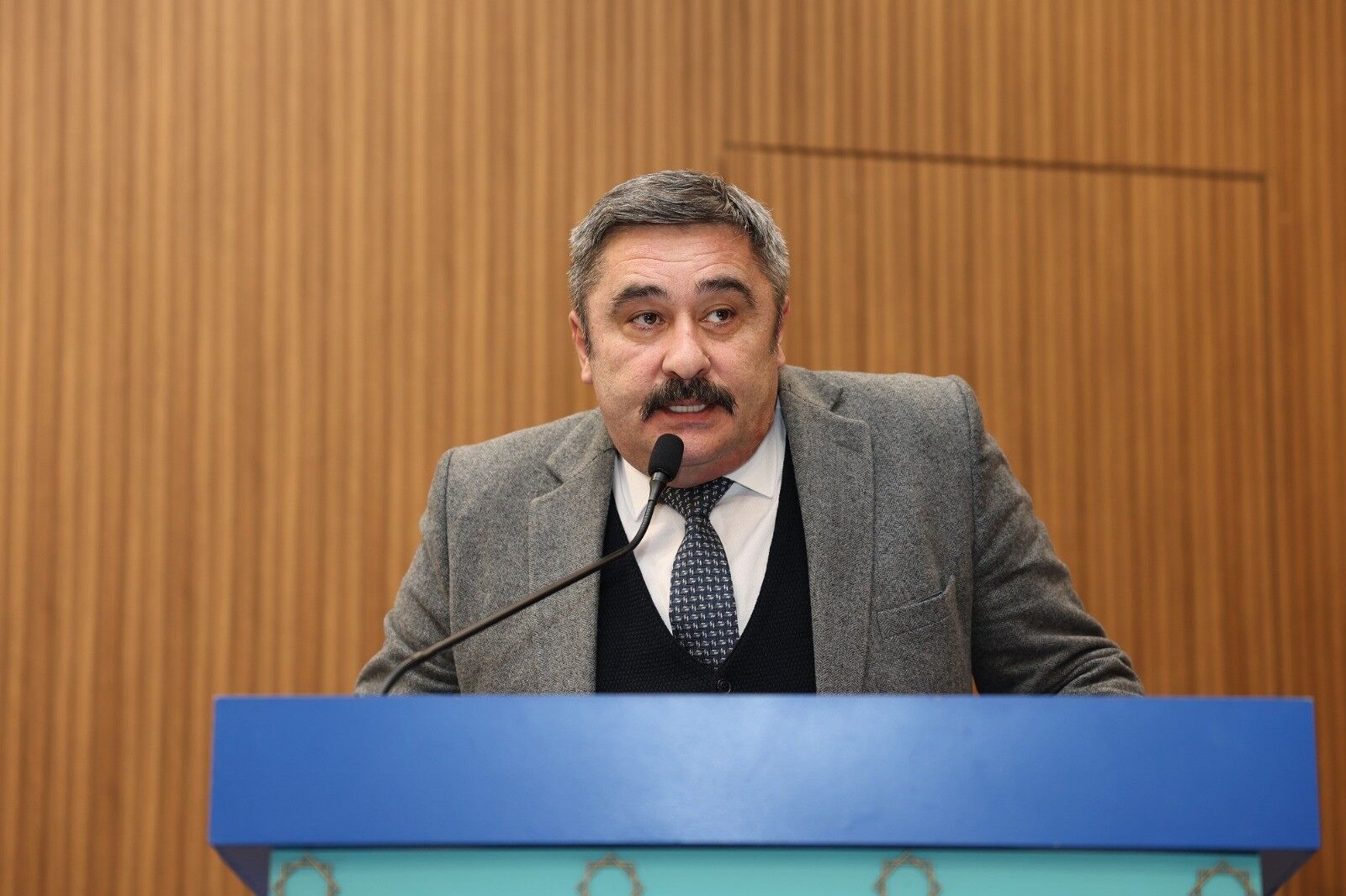 Alkude Su Krizi Masaya Yatirildi (4)