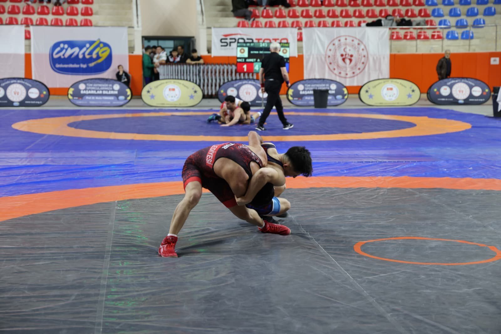 Alkü'lü Öğrenci Güreş Şampiyonasından Madalyayla Döndü (1)