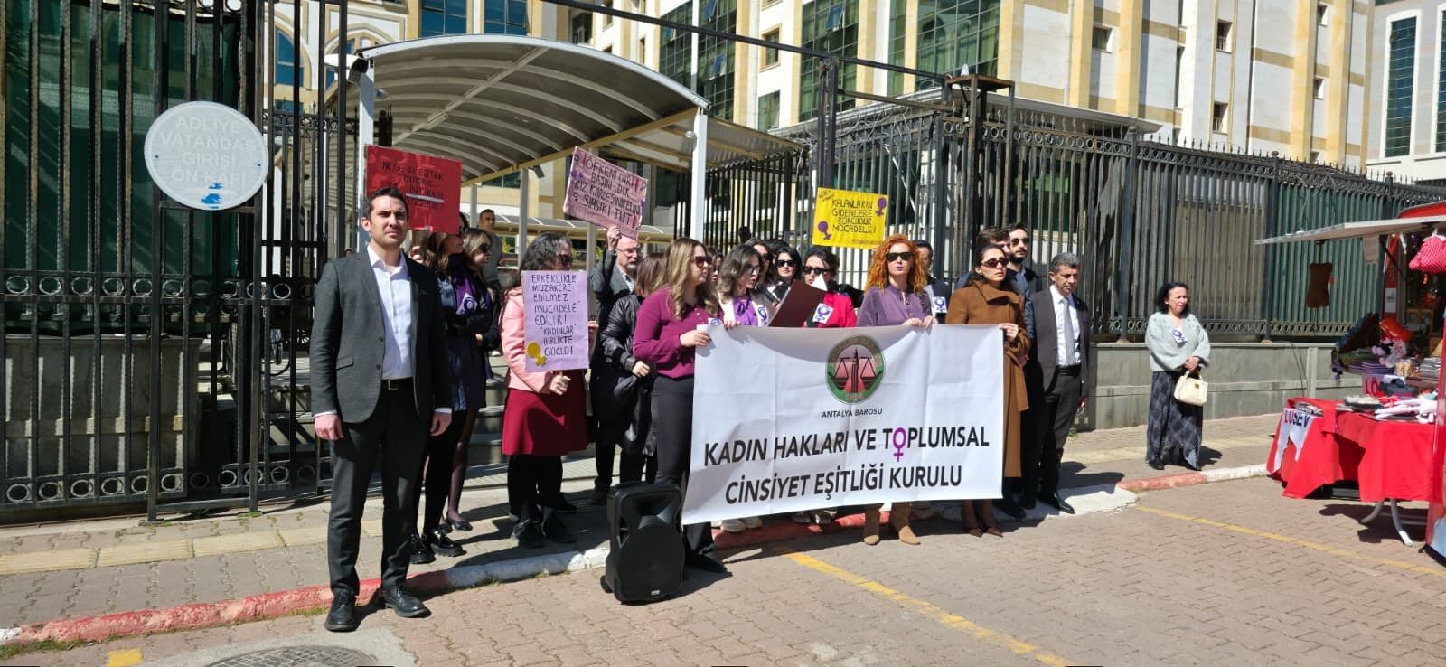 Antalya Barosu’ndan Kadın Çağrısı (2)