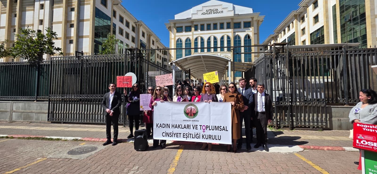 Antalya Barosu’ndan Kadın Çağrısı (3)