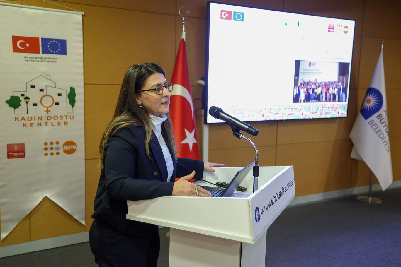 Antalya Büyükşehir Belediyesi’nden Kadın Dostu Program (2)