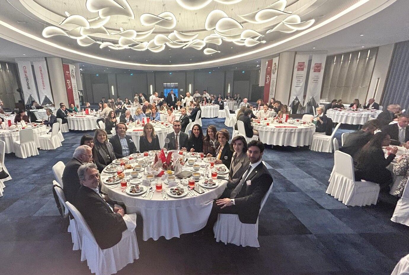 Antalya Iş Dünyasına Kadınlarla Kalkınmanın Yolları Anlatıldı (1)