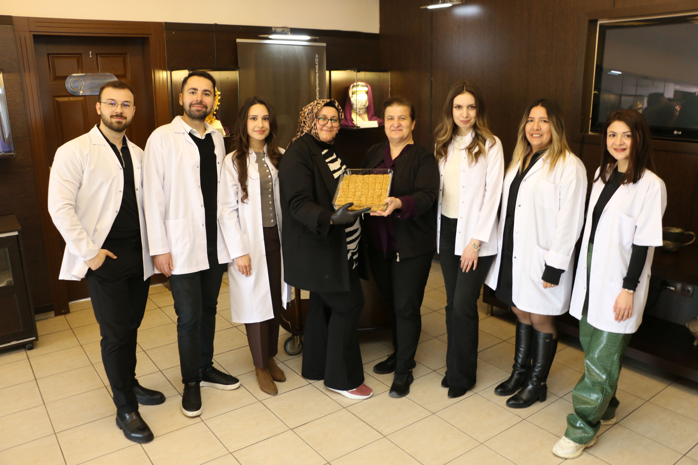 Antalya’da Bin Yıllık Selçuklu Tarifi Bayram Sofrasında Yerini Aldı (3)