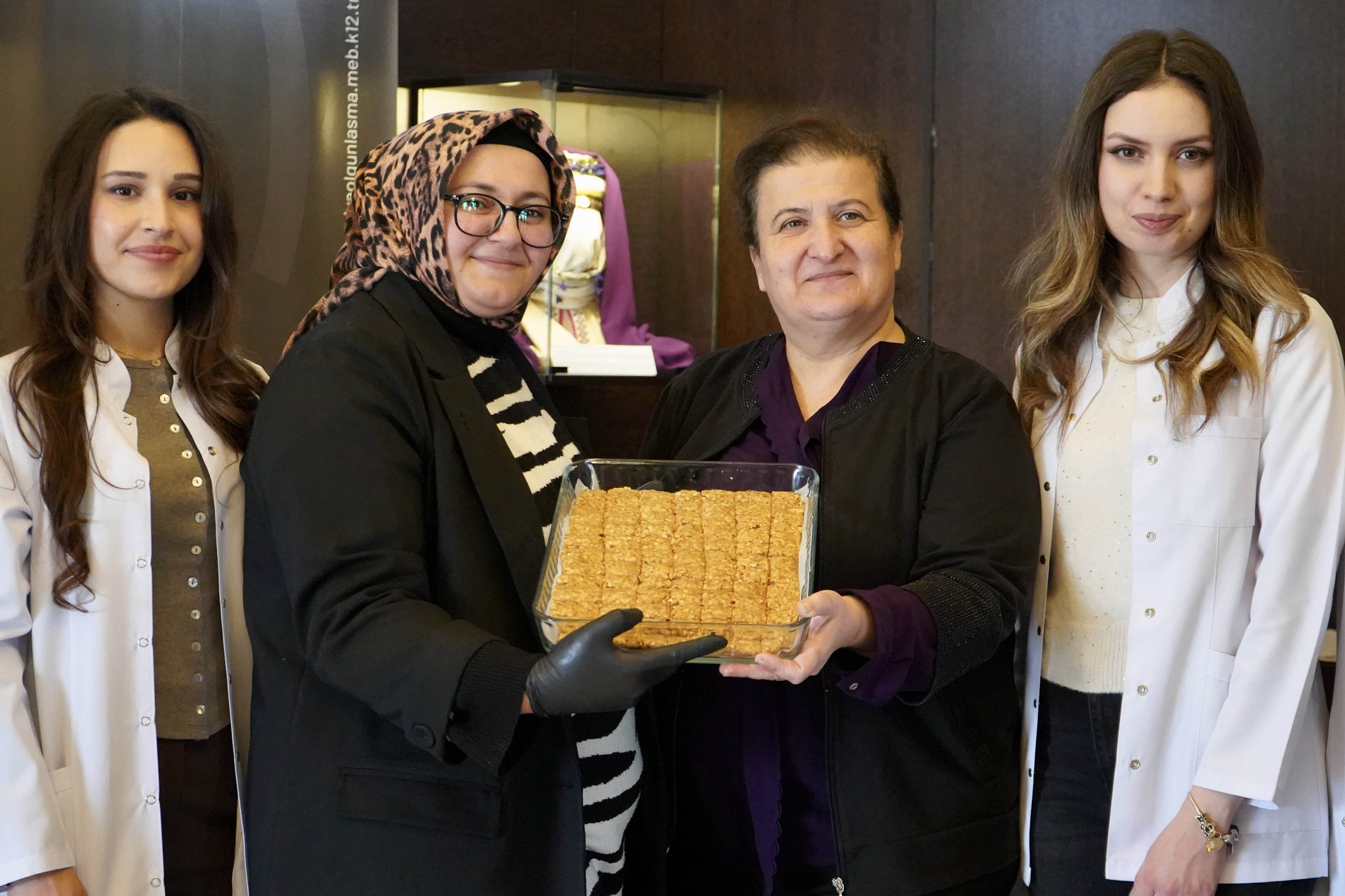 Antalya’da Bin Yıllık Selçuklu Tarifi Bayram Sofrasında Yerini Aldı (4)