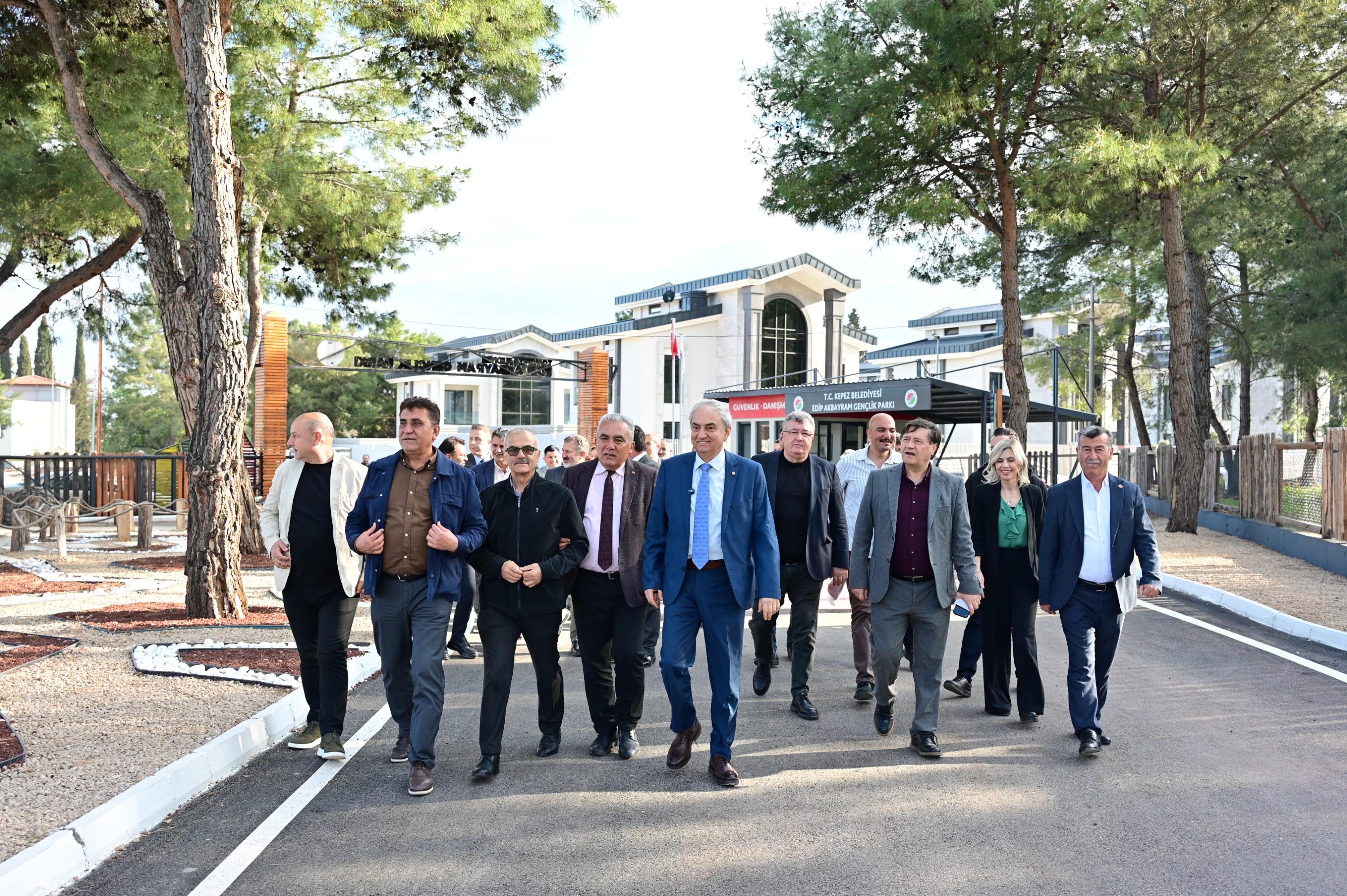 Antalya’da Chp, Ak Parti Ve Mhp’den Proje Incelemesi (1)-1