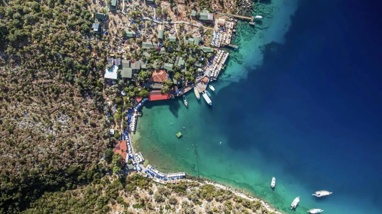 Antalya’da Eski Bakan Erkan Mumcu’ya Karşı 9 Bin Imza Toplandı (1)-1