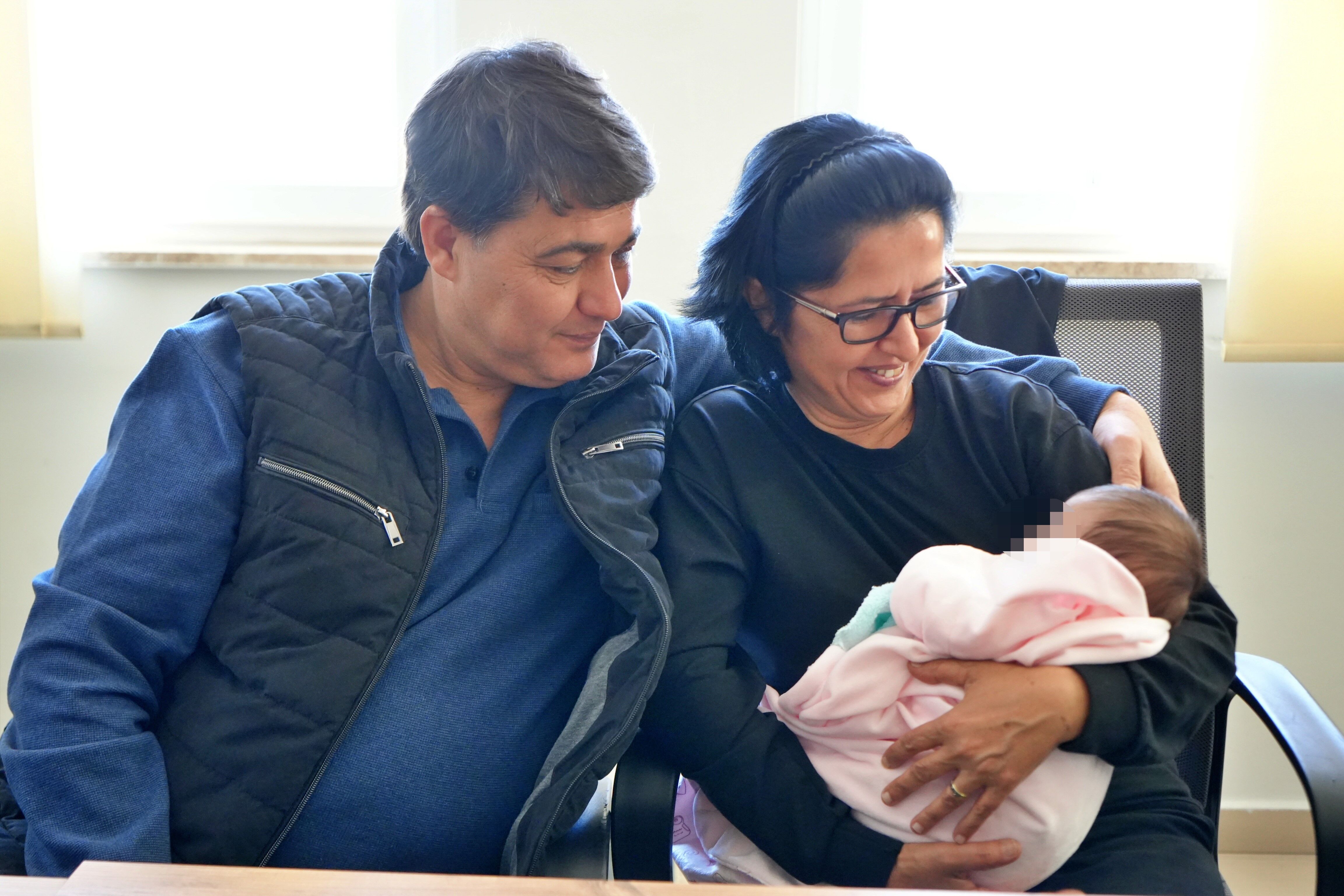 Antalya'da Hayaller Gerçekleşti 10 Çocuk Yeni Ailesine Kavuştu (2)