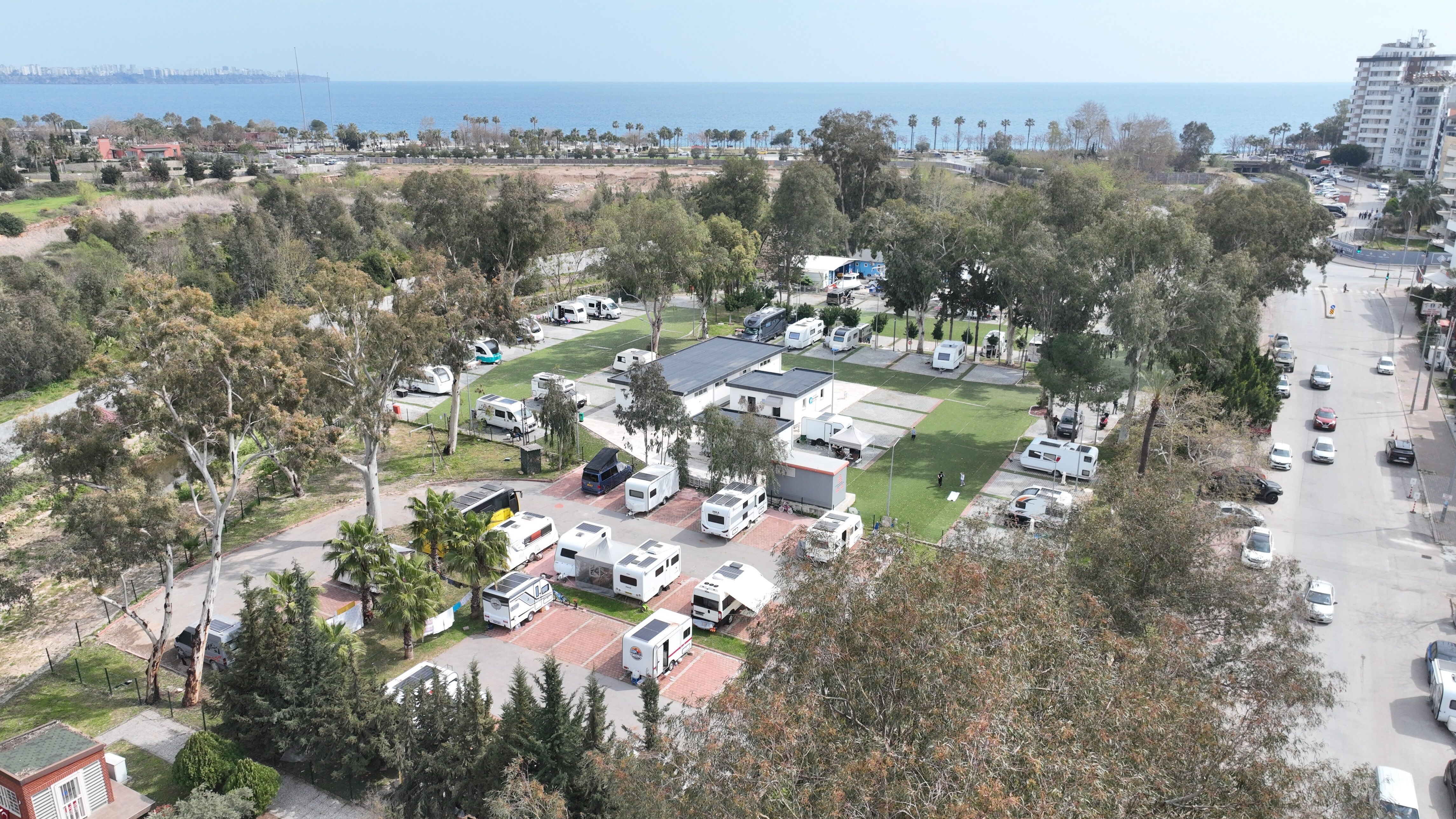 Antalya’da Karavan Turizmin Rotası Konyaaltı Karavan Park Oldu (1)