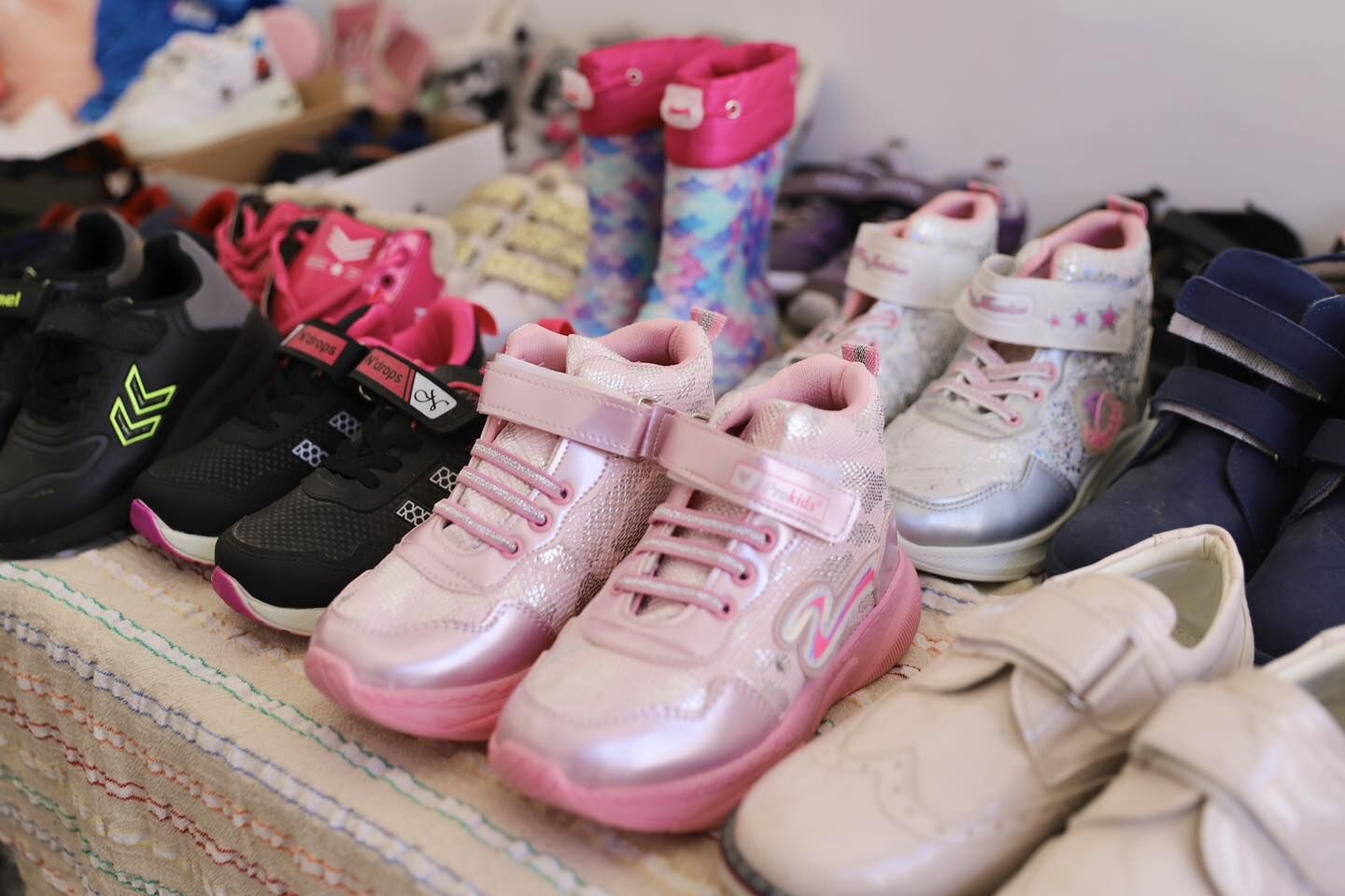 Antalya’da Kıyafet Ihtiyacı Olanlar Belediyenin Kapısını Çalıyor (3)