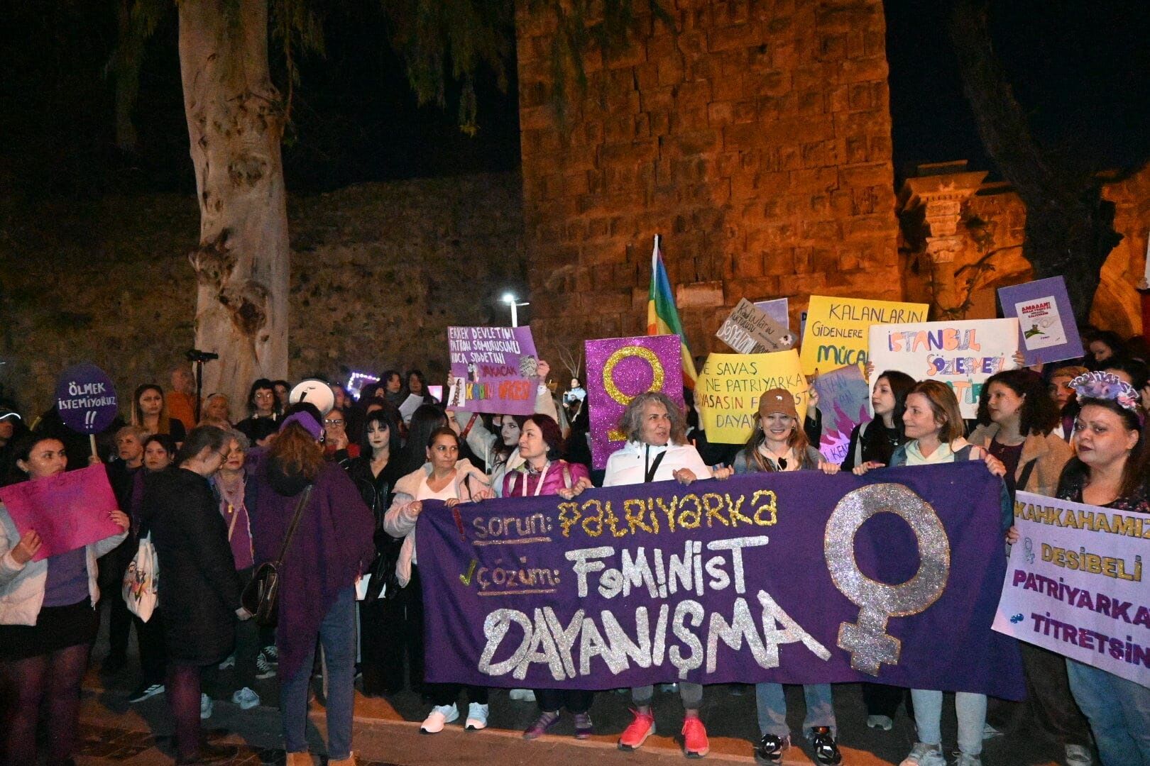 Antalya’daki 8 Mart Yürüyüşüne Polis Engeli (4)