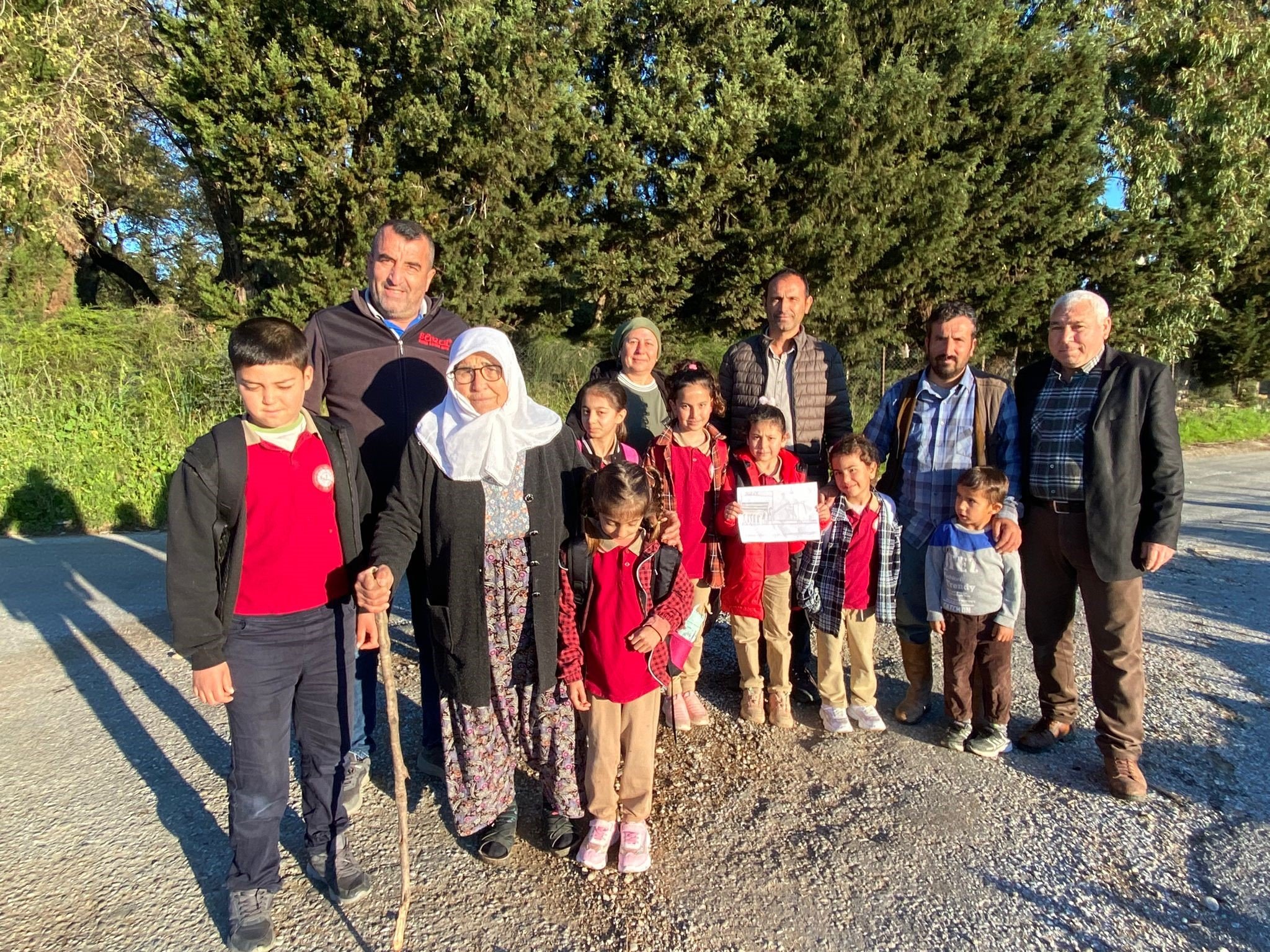 Antalya’daki eğitim sorunu çözüldü mutluluk resimlere yansıdı