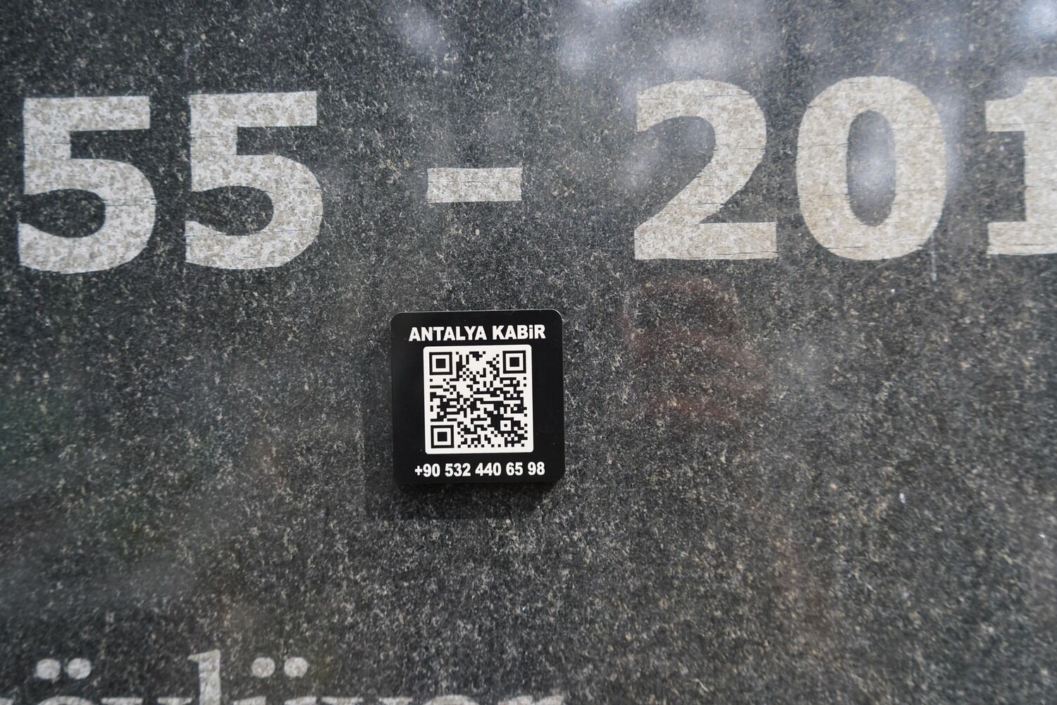 Antalya’daki Firma Çığır Açtı Mezarlık Ziyareti Ekrana Taşındı (3)