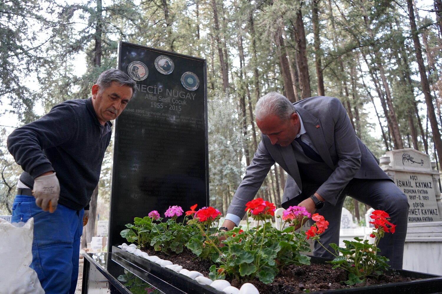 Antalya’daki Firma Çığır Açtı Mezarlık Ziyareti Ekrana Taşındı (6)