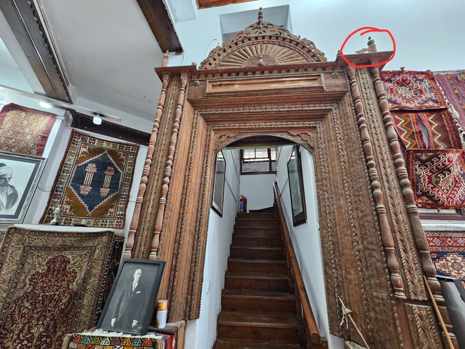 Antalya'daki Halı Dükkanında Dekor Olarak Kullanılan Tarihi Mihrap Konya'ya Dönüyor (2)